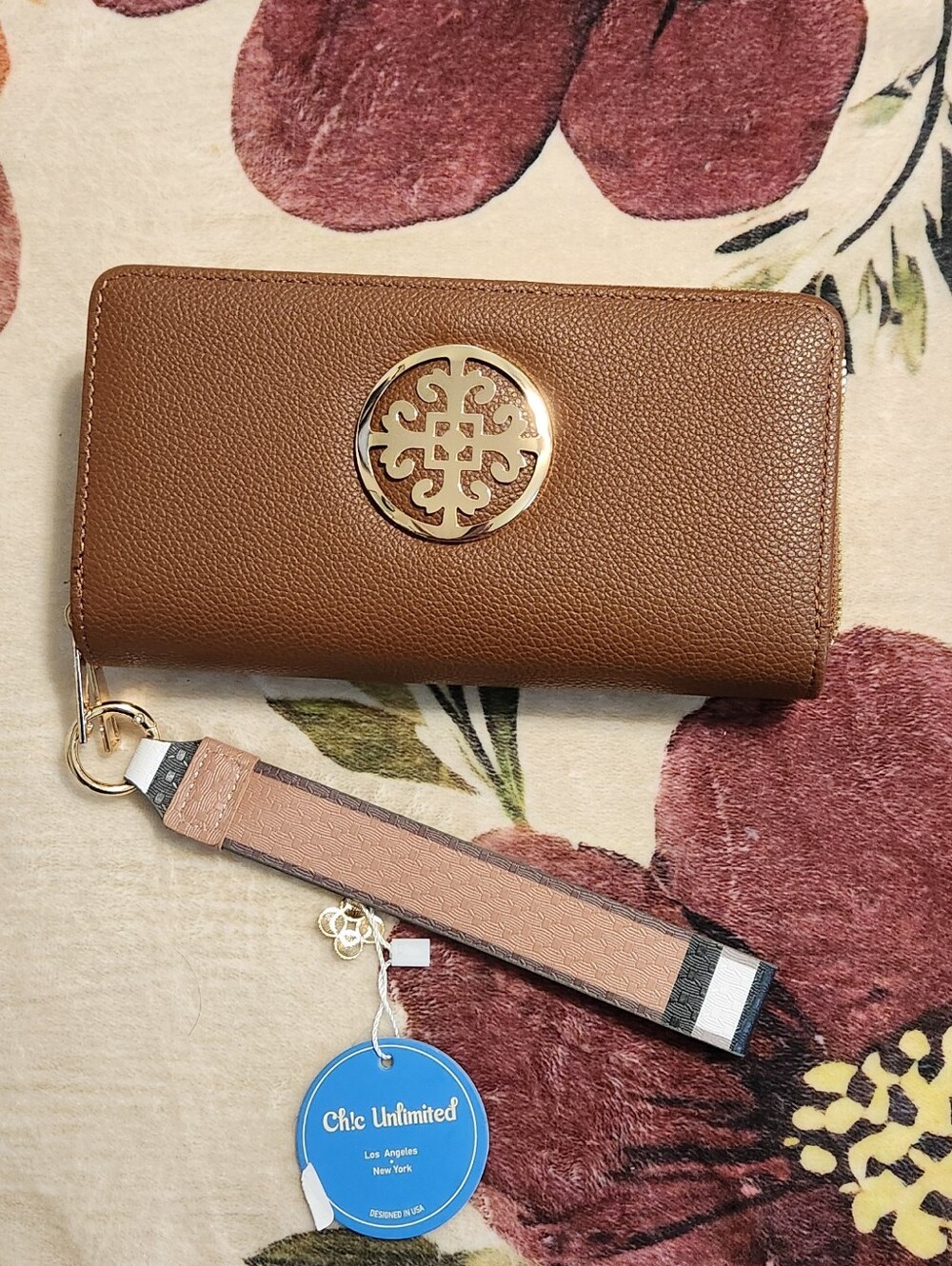 Chic Unlimited Double-Zip Emblem Wallet/Wristlet. NWT MSRP $32